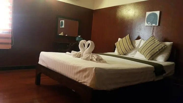 Tek Büyük Yataklı Oda (Shared Bathroom)