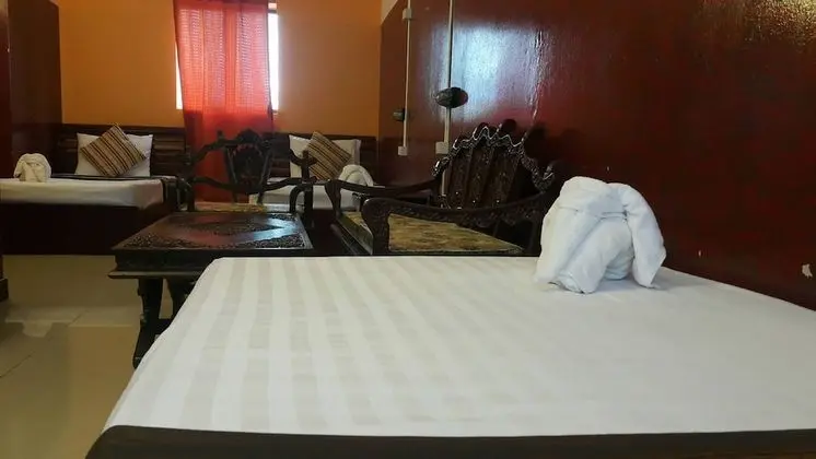 Triple Room (Shared Bathroom)