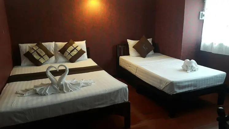 Triple Room (Shared Bathroom)