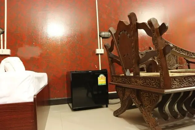 Triple Room (Shared Bathroom)