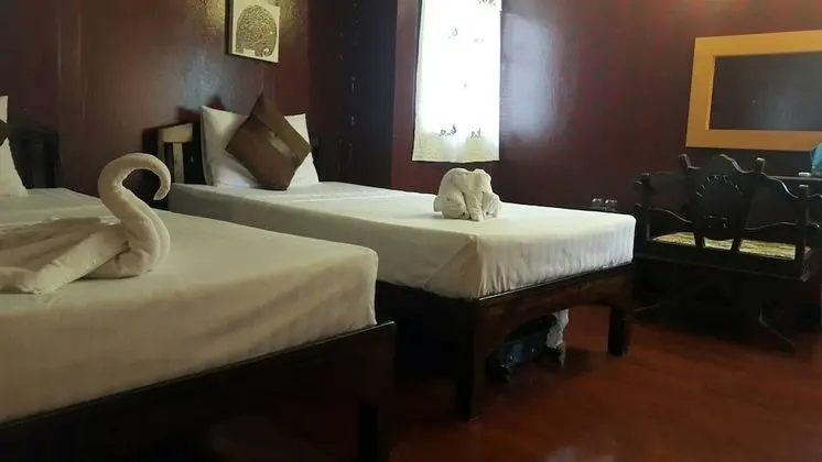 Twin Room (Shared Bathroom)