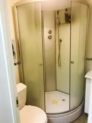 Economy Tek Büyük Yataklı Oda, Ortak Banyo