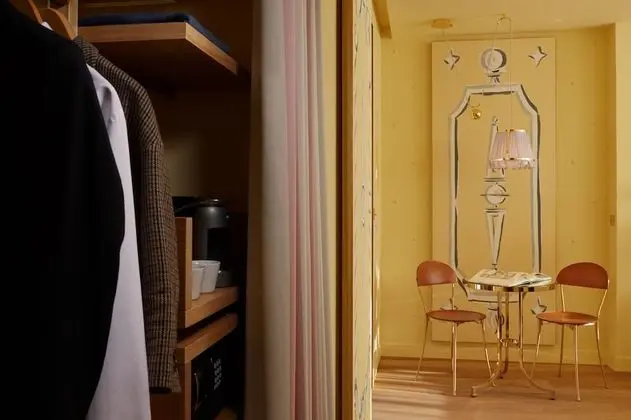 Club Tek Büyük Yataklı Oda