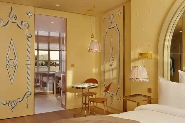 Club Tek Büyük Yataklı Oda