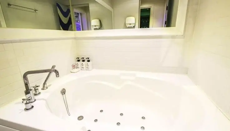 Deluxe Oda, Küvet (Mirror)