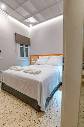 Basic Tek Büyük Yataklı Oda