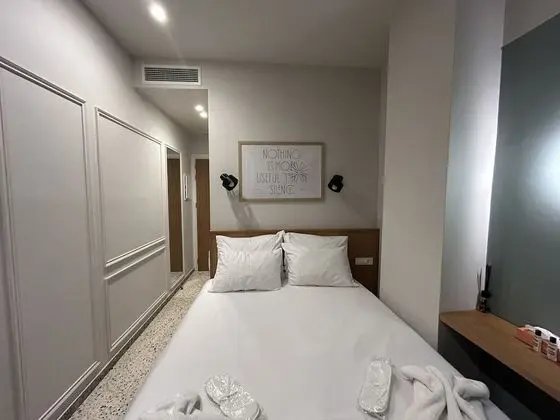 City Tek Büyük Yataklı Oda
