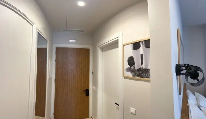 City Tek Büyük Yataklı Oda