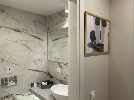 City Tek Büyük Yataklı Oda