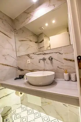 City Tek Büyük Yataklı Oda