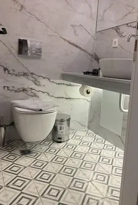 City Tek Büyük Yataklı Oda
