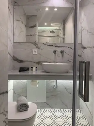 City Tek Büyük Yataklı Oda