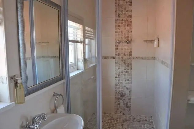 Luxury Tek Büyük Yataklı Oda