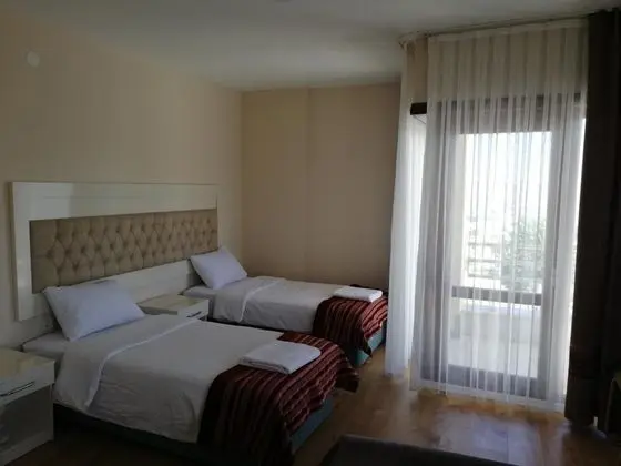 Studio, Şehir Manzaralı