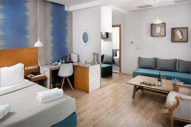 Junior Süit (Acropolis View)