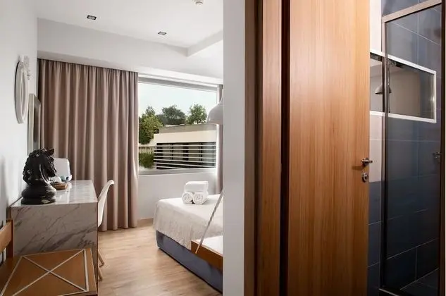 Junior Süit (Acropolis View)