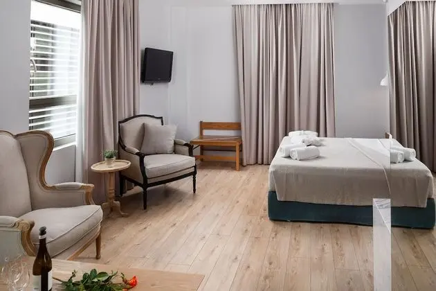 Junior Süit (Acropolis View)