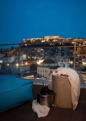 Süit (Red Suite, Acropolis View)