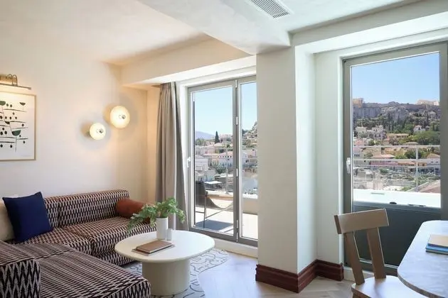 Süit (Red Suite, Acropolis View)