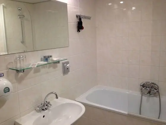 Comfort Tek Büyük veya İki Ayrı Yataklı Oda