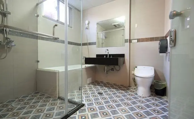 Standard Tek Büyük Yataklı Oda (101, 201)