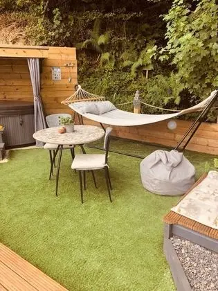 Kulübe, 1 Büyük (Queen) Boy Yatak