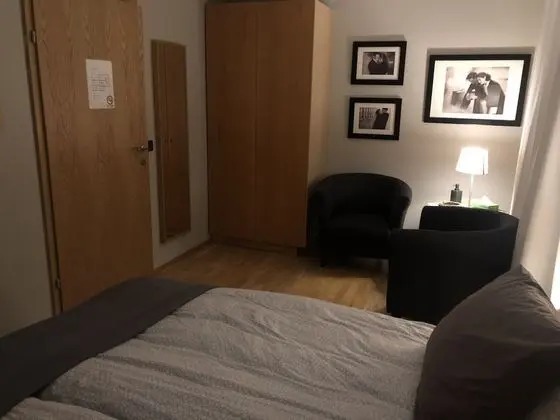 Basic Tek Büyük Yataklı Oda, 1 Büyük (Queen) Boy Yatak, Ortak Banyo (Large)