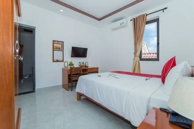 Deluxe Tek Büyük Yataklı Oda, Havuz Manzaralı