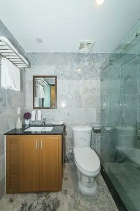 Deluxe Tek Büyük Yataklı Oda, Havuz Manzaralı