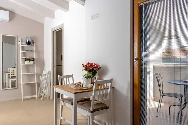 Junior Süit, Balkon