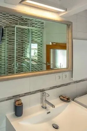 Junior Süit, Balkon