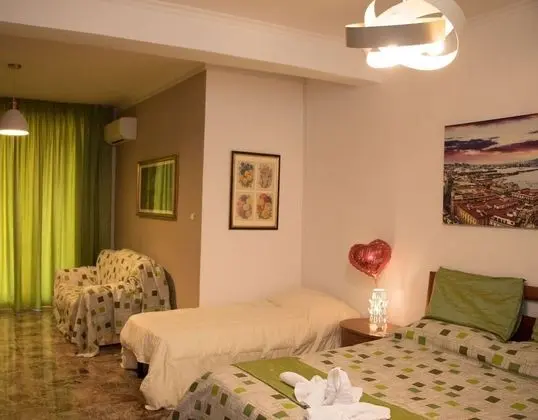 Deluxe Üç Kişilik Oda, Ortak Banyo