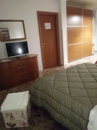 Deluxe Üç Kişilik Oda, Ortak Banyo