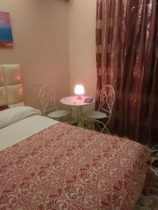 Tek Büyük Yataklı Oda, Ortak Banyo