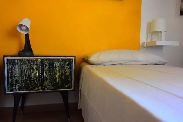 İki Ayrı Yataklı Oda, Ortak Banyo (Van Gogh)