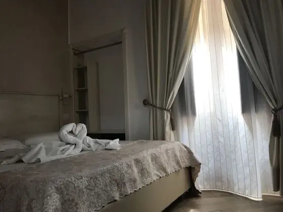 Standard Tek Büyük Yataklı Oda