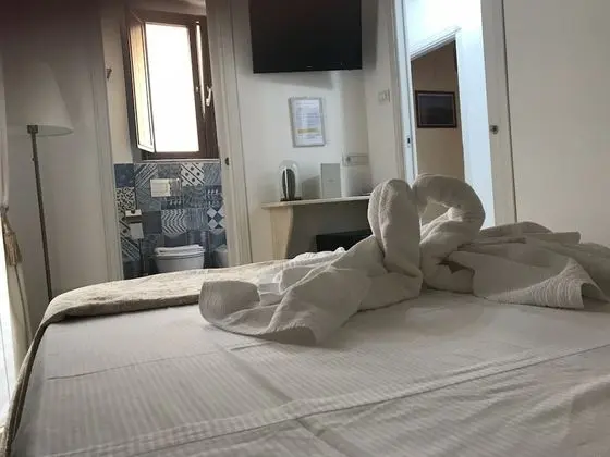 Standard Tek Büyük Yataklı Oda