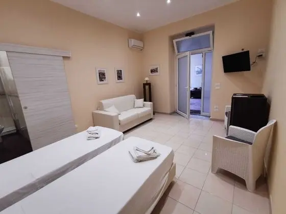 Tek Büyük veya İki Ayrı Yataklı Oda (4 people)