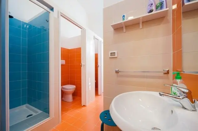 Standard Ortak Ranzalı Oda, Sadece kadınlar için, Ortak Banyo (up to 6 people)