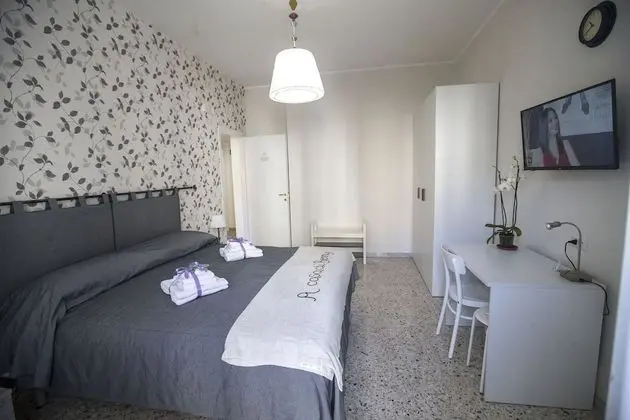 Deluxe Tek Büyük Yataklı Oda (Private External Bathroom)