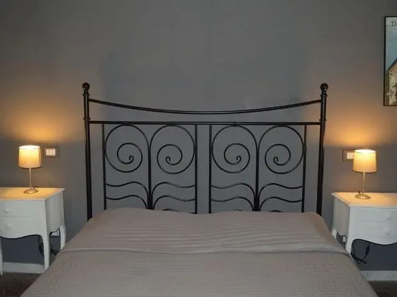 Tek Büyük Yataklı Oda, Ortak Banyo (Balcony)