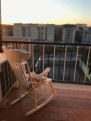 Tek Büyük Yataklı Oda, Ortak Banyo (Balcony)