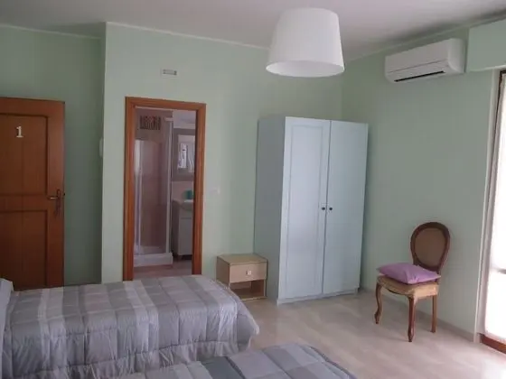 Üç Kişilik Oda