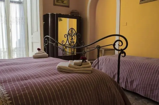 Üç Kişilik Oda, Özel Banyo (external)