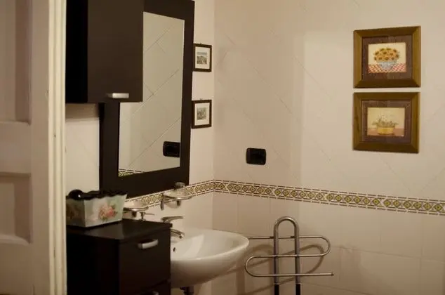 Üç Kişilik Oda, Özel Banyo (external)