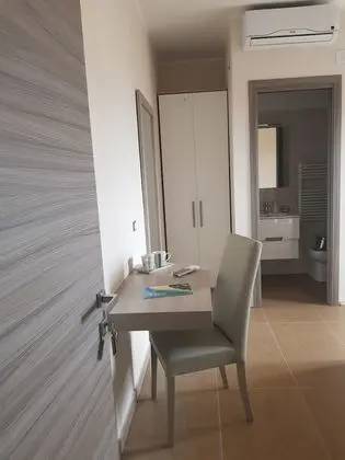 Comfort Tek Büyük Yataklı Oda, Banyolu/Duşlu, Kısmi Deniz Manzaralı
