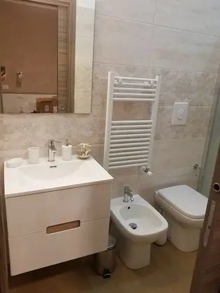 Comfort Tek Büyük Yataklı Oda, Banyolu/Duşlu, Kısmi Deniz Manzaralı