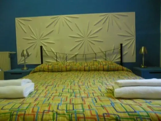 Tek Büyük Yataklı Oda, Ortak Banyo