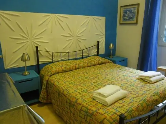 Tek Büyük Yataklı Oda, Ortak Banyo