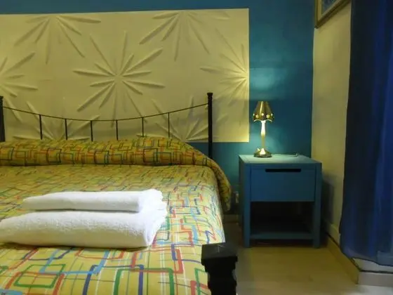 Tek Büyük Yataklı Oda, Ortak Banyo